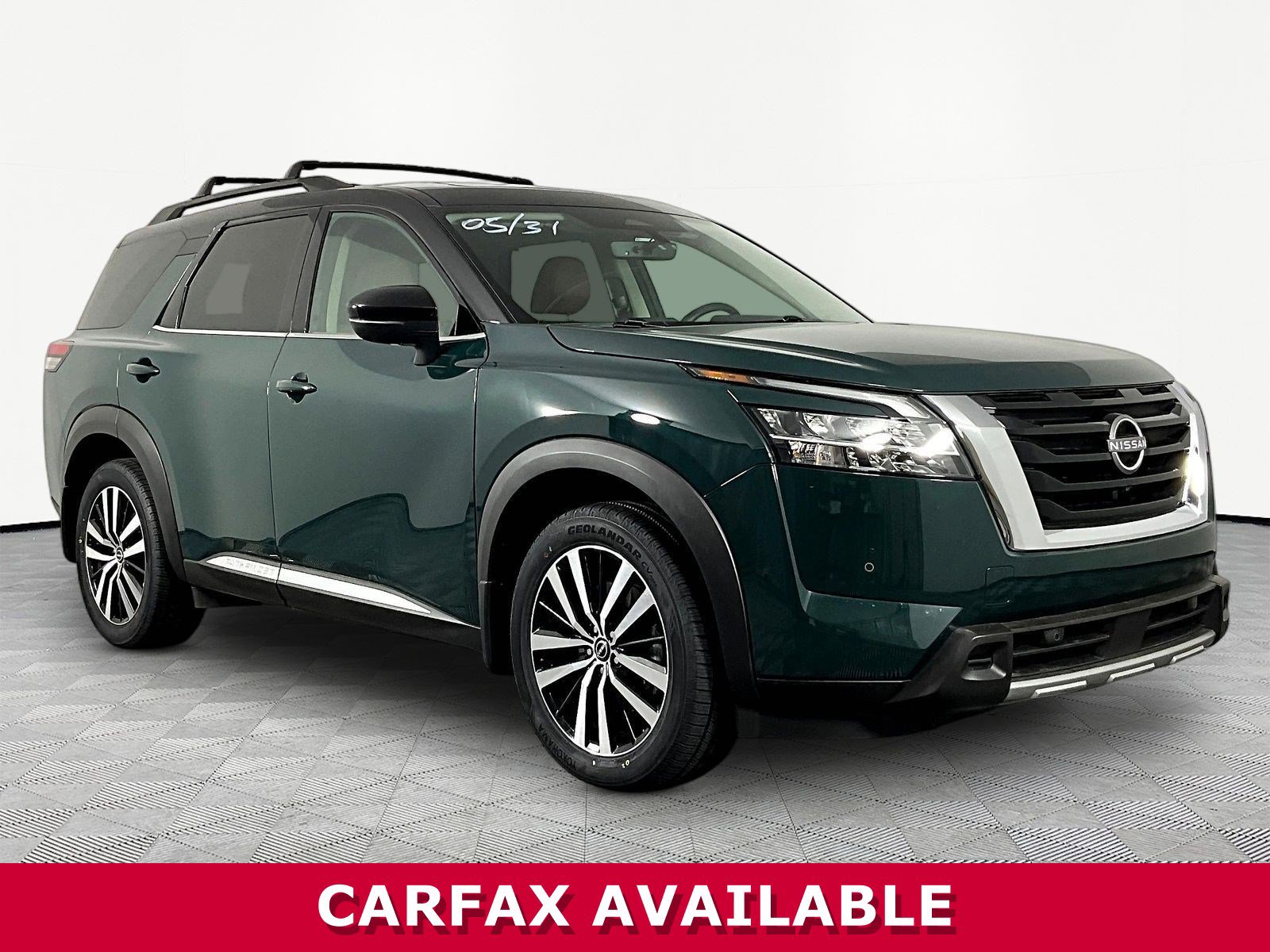 Certified 2024 Nissan Pathfinder Platinum w/ Cargo Package AWD/4WD image 3