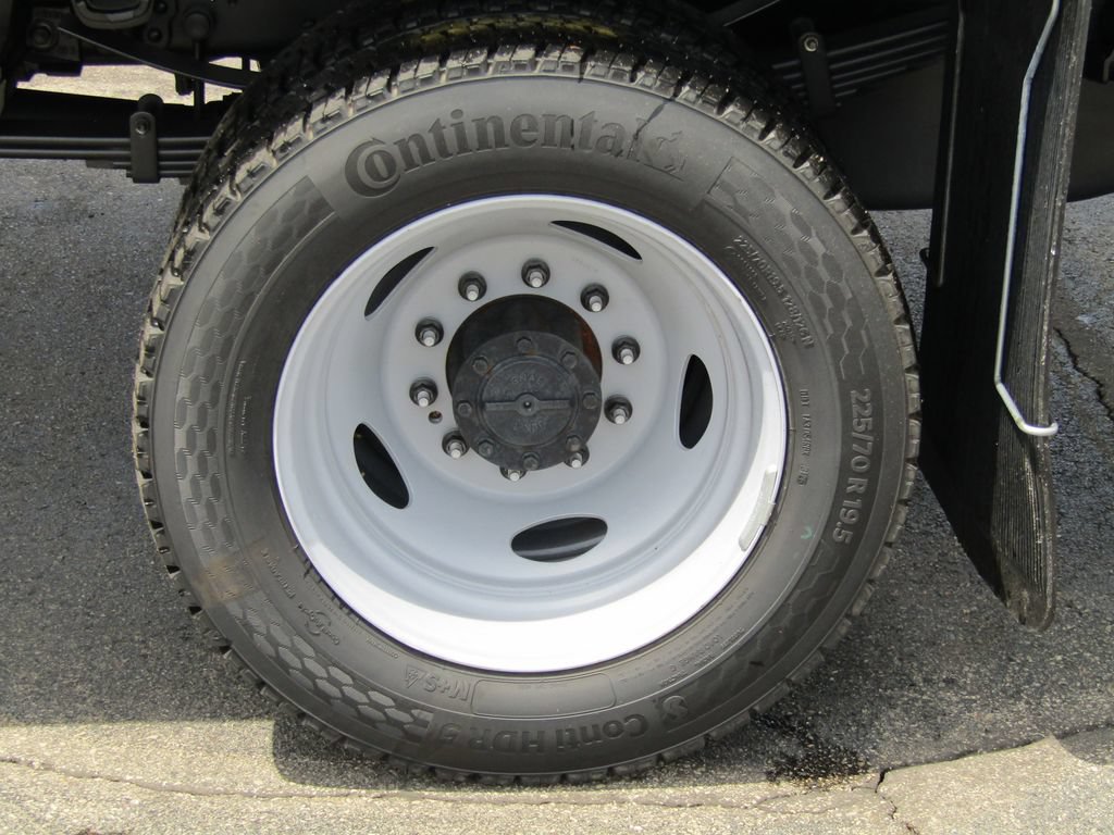 New 2026 Ford F550 4x4 Regular Cab Super Duty image 9