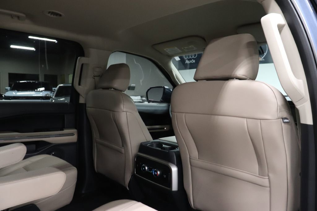 Used 2023 Ford Expedition XLT image 23