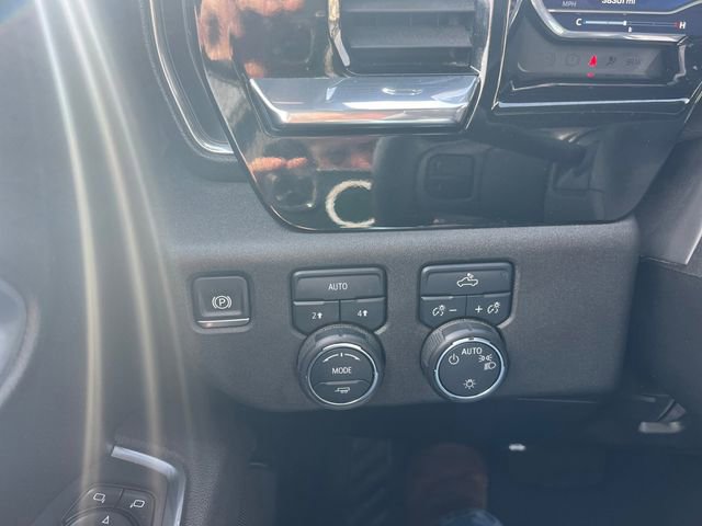 Certified 2025 Chevrolet Silverado 1500 LT AWD/4WD image 23