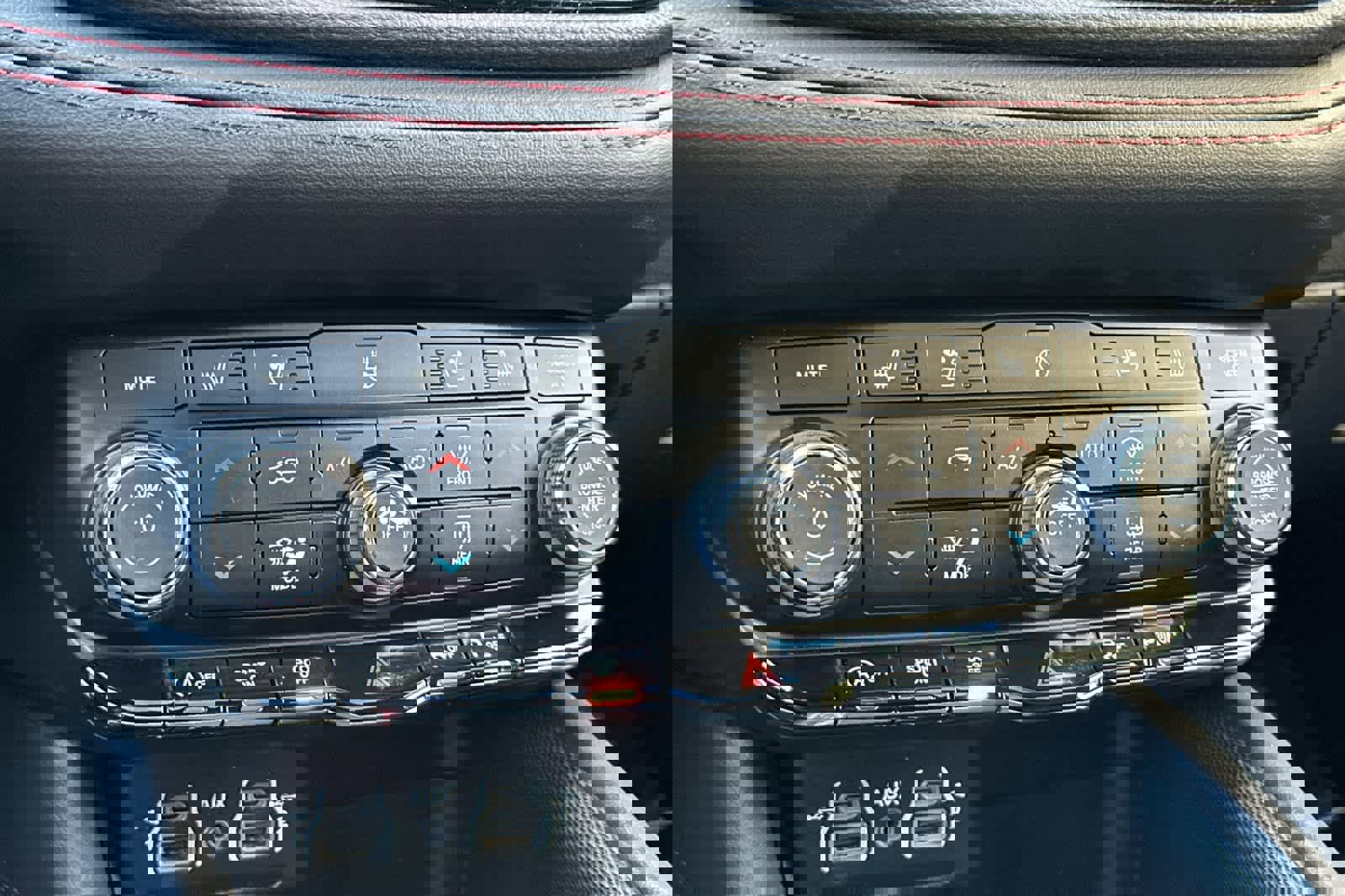 Used 2024 Dodge Durango GT image 24