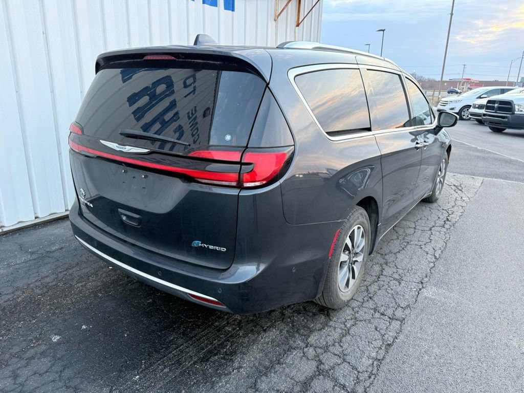 Used 2021 Chrysler Pacifica Touring-L FWD image 8