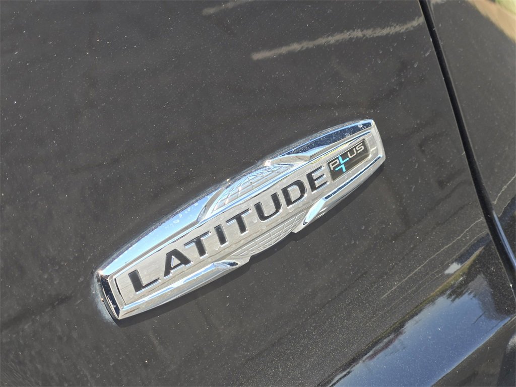 Used 2020 Jeep Cherokee Latitude Plus w/ Comfort/Convenience Group image 12
