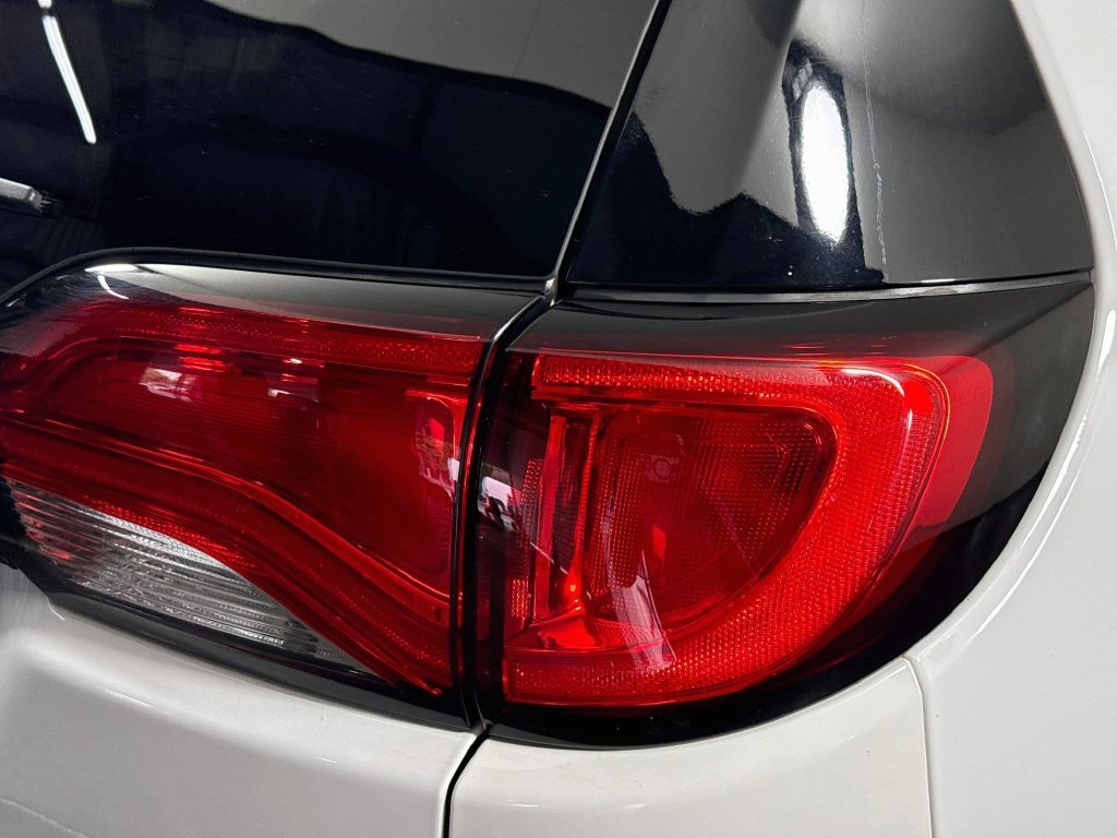 Used 2022 Chrysler Voyager LX FWD image 31
