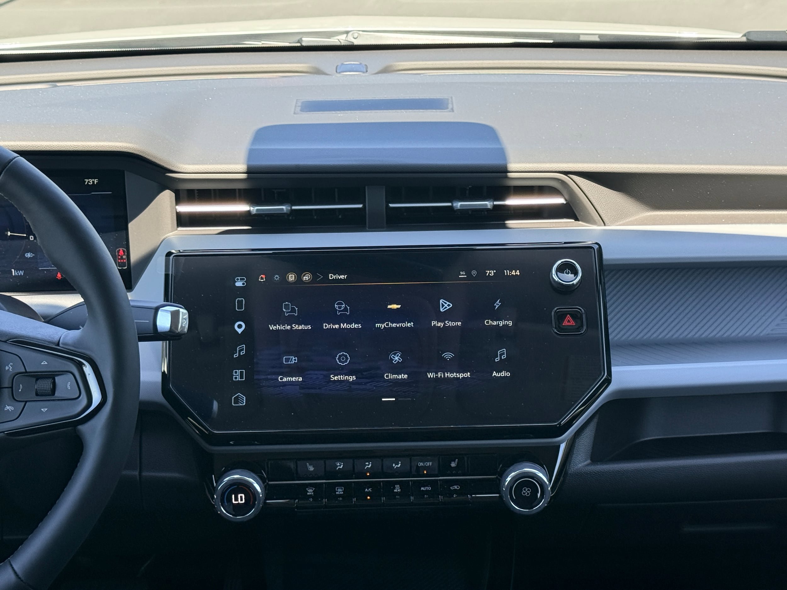 New 2027 Chevrolet Bolt LT w/ Comfort Package FWD image 31