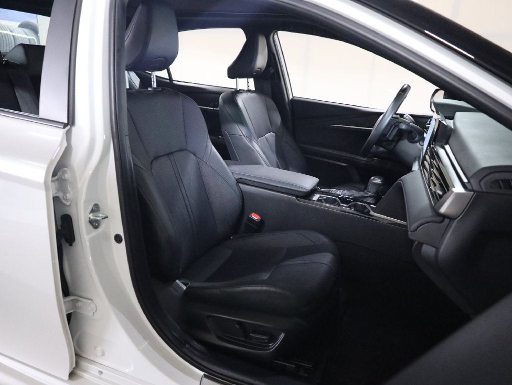 Used 2025 Toyota Camry XSE FWD image 59