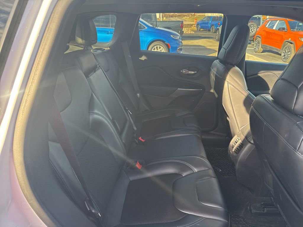 Used 2020 Jeep Cherokee Latitude Plus w/ Comfort/Convenience Group image 15