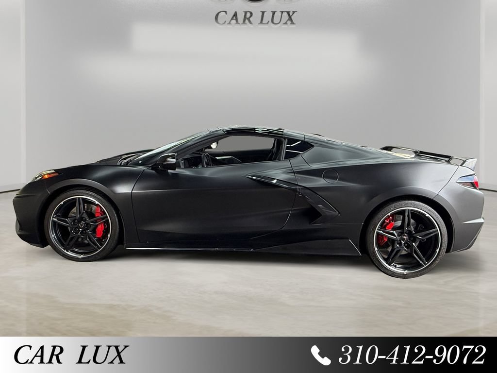 Used 2021 Chevrolet Corvette Stingray Premium Cpe w/ Z51 Performance Package RWD image 2