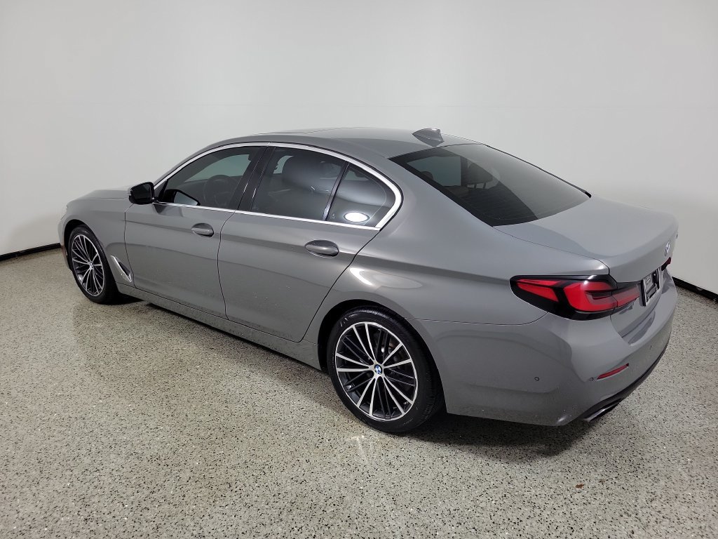 Used 2021 BMW 540i w/ Premium Package RWD image 3