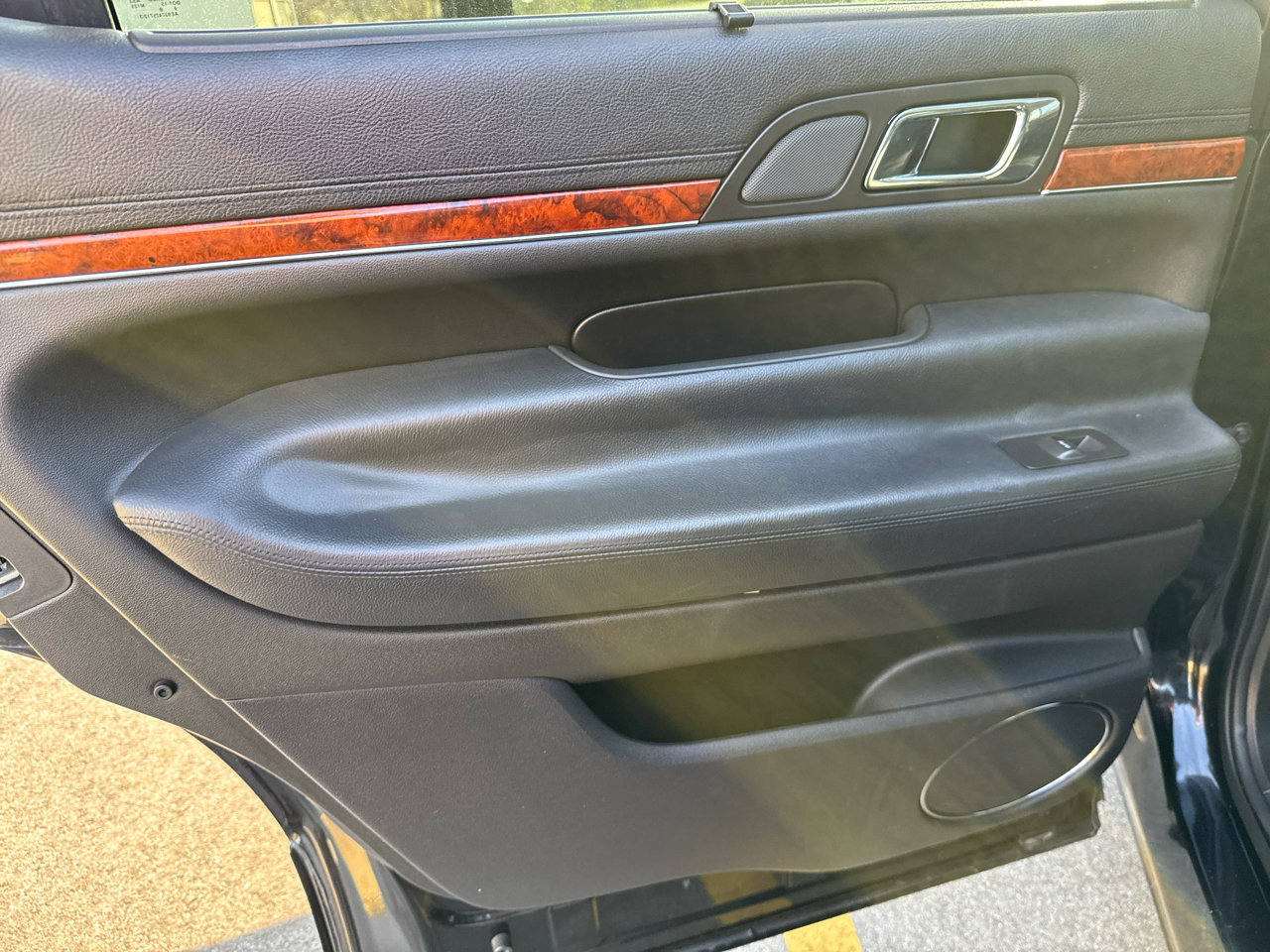 Used 2019 Lincoln MKT AWD image 22