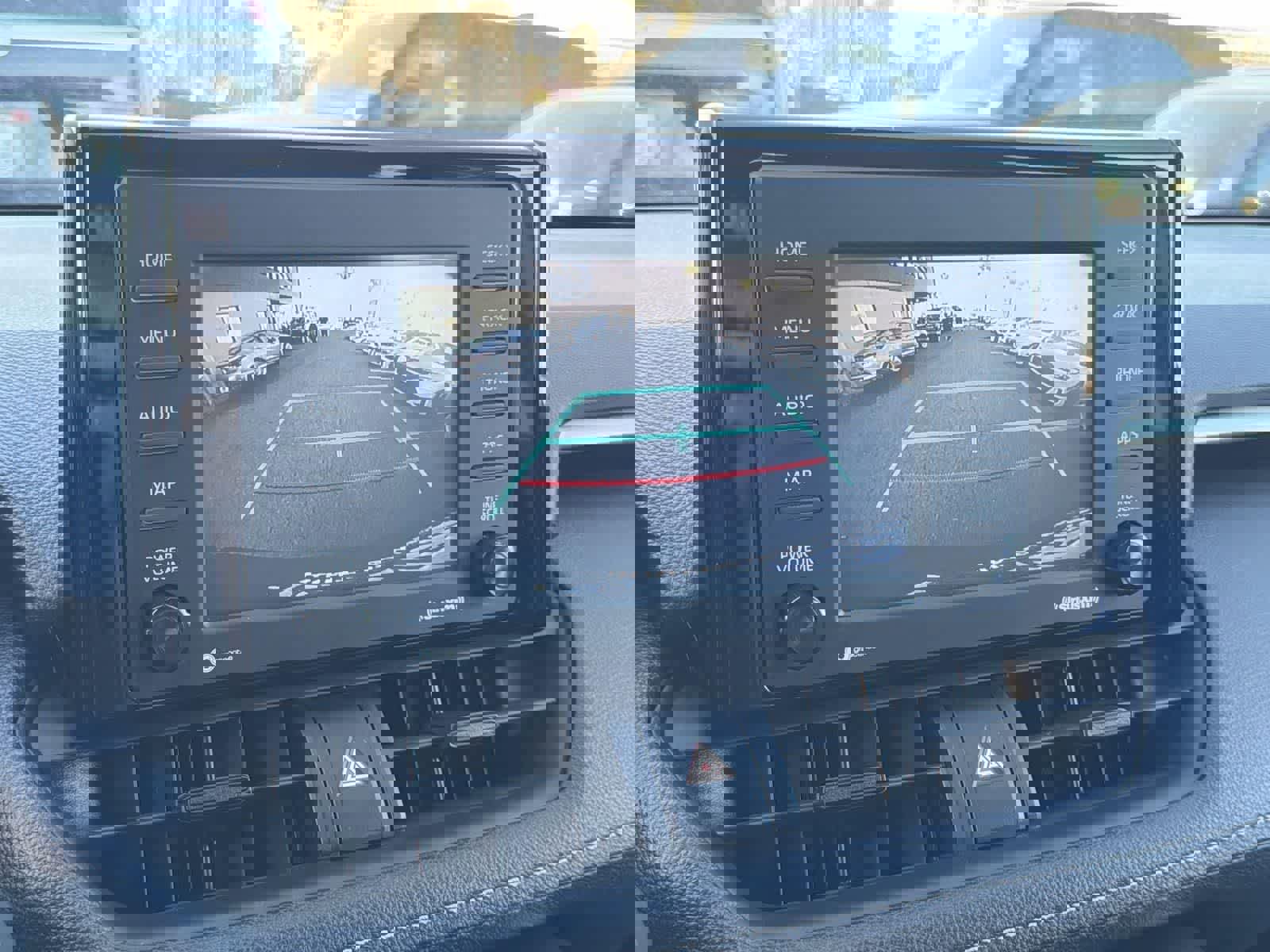 Used 2020 Toyota RAV4 XLE image 18