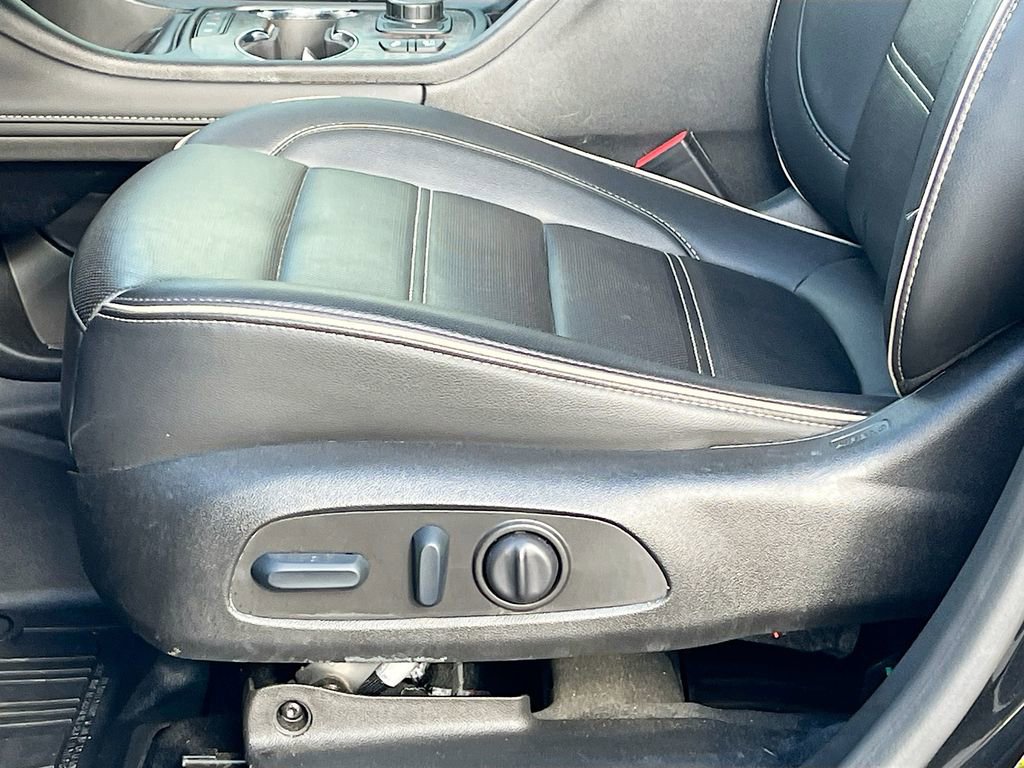 Used 2023 GMC Acadia Denali w/ Denali Technology Package image 20