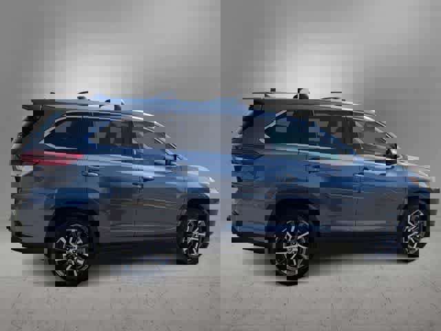 Used 2019 Toyota Highlander XLE image 9