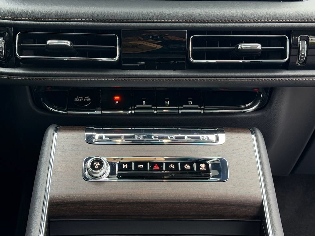 New 2026 Lincoln Aviator Reserve w/ Luxury Package AWD/4WD image 10