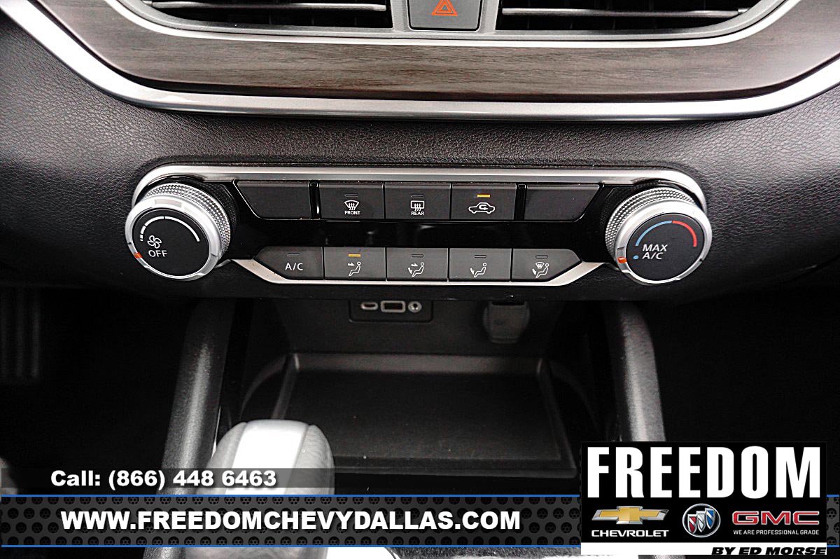 Used 2024 Nissan Altima 2.5 SV FWD image 18