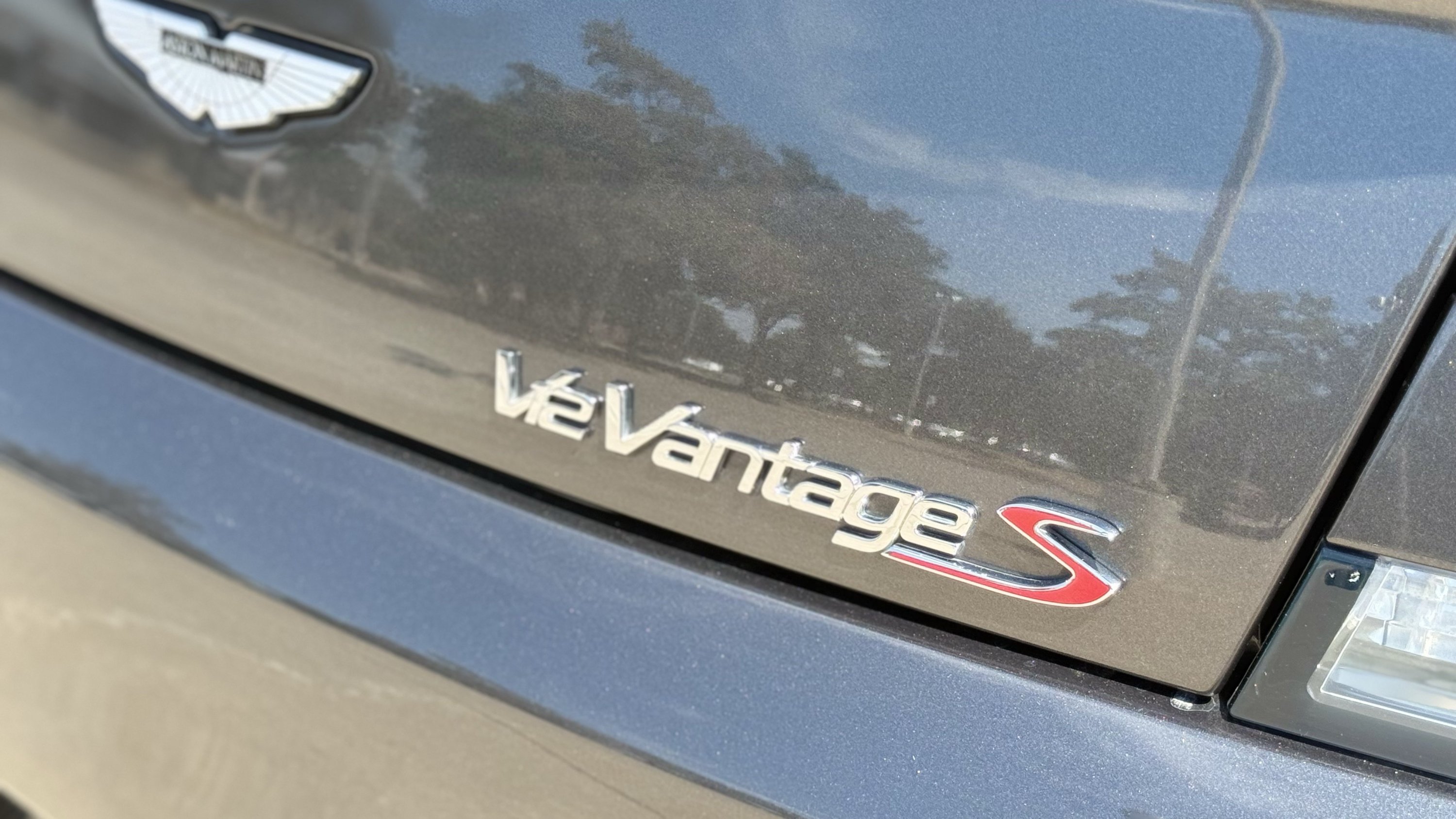 Used 2015 Aston Martin V12 Vantage S RWD image 7