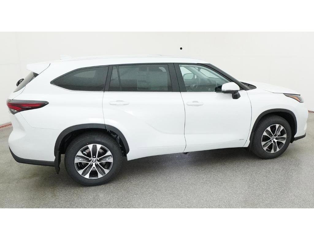 New 2026 Toyota Highlander XLE image 10