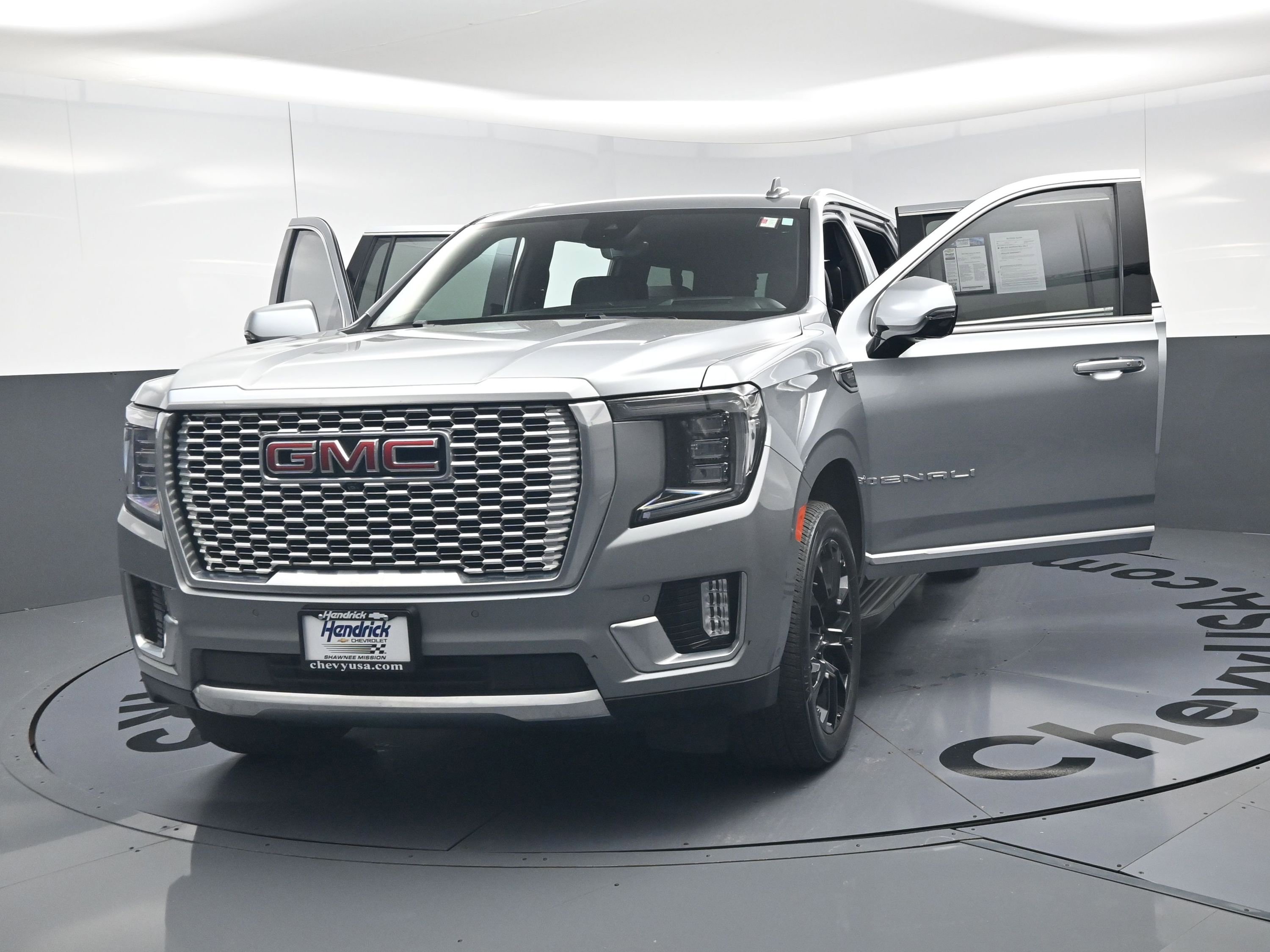 Used 2024 GMC Yukon XL Denali w/ Advanced Technology Package AWD/4WD image 23