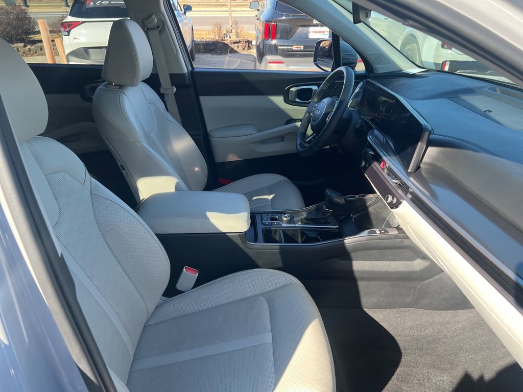 Certified 2025 Kia Sorento S w/ Panoramic Sunroof Package FWD image 21