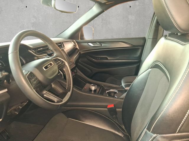 Used 2023 Jeep Grand Cherokee L Altitude AWD/4WD image 24