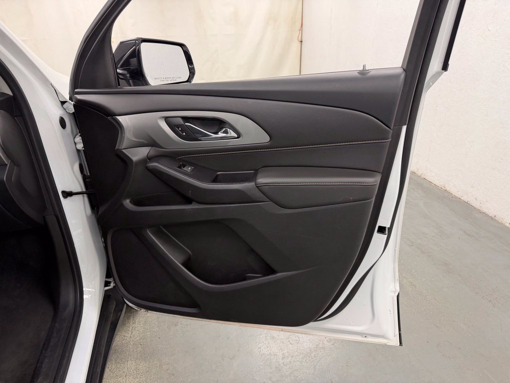 Used 2020 Chevrolet Traverse LS FWD image 10
