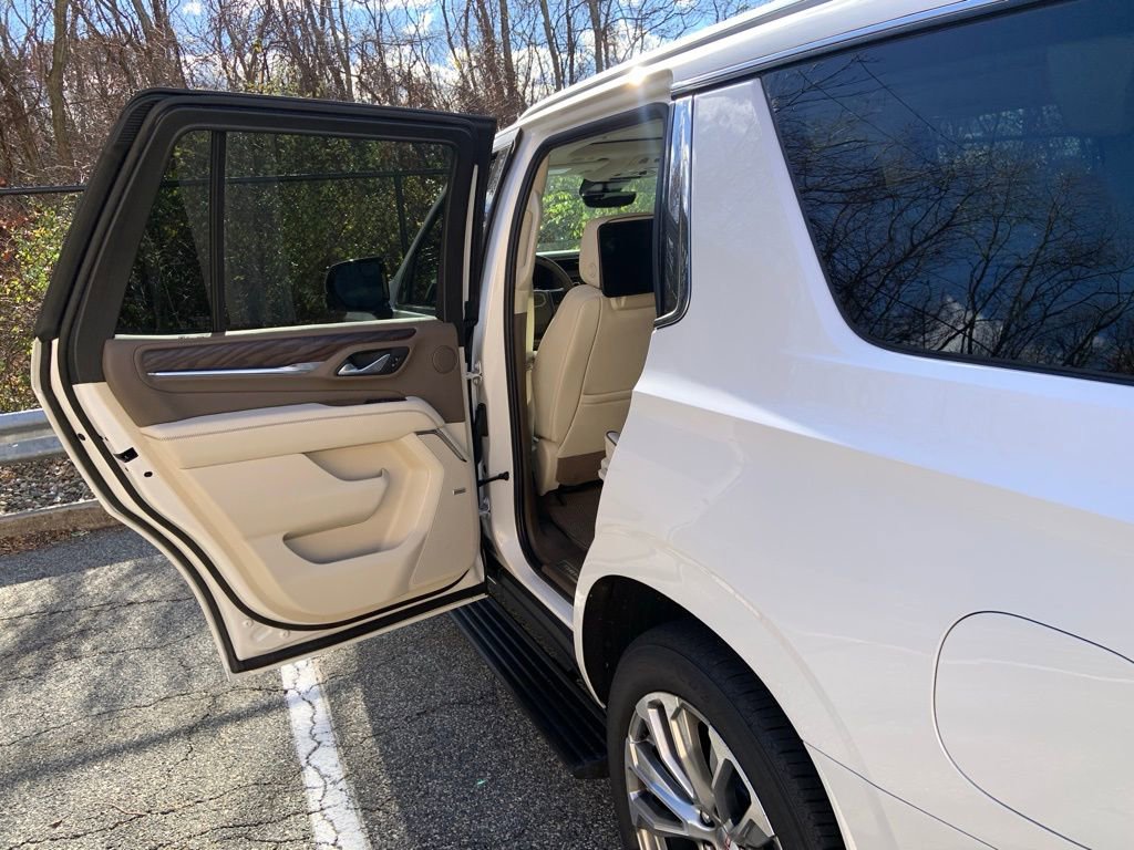 Used 2024 GMC Yukon Denali w/ Advanced Technology Package image 15