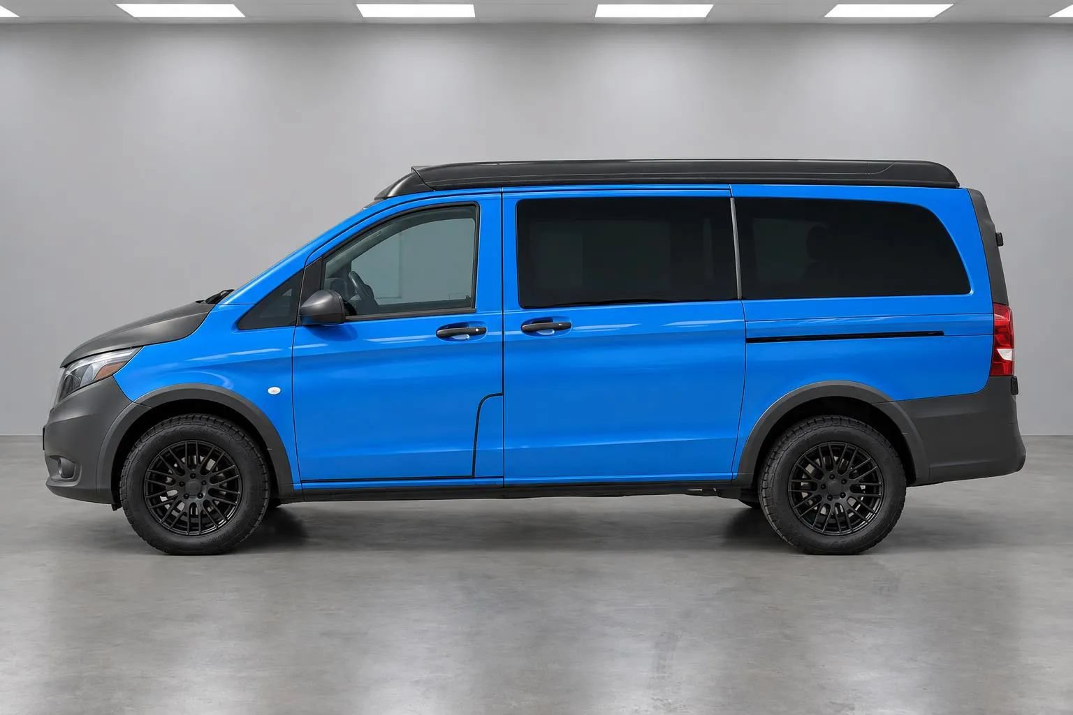 Used 2020 Mercedes-Benz Metris Passenger image 3