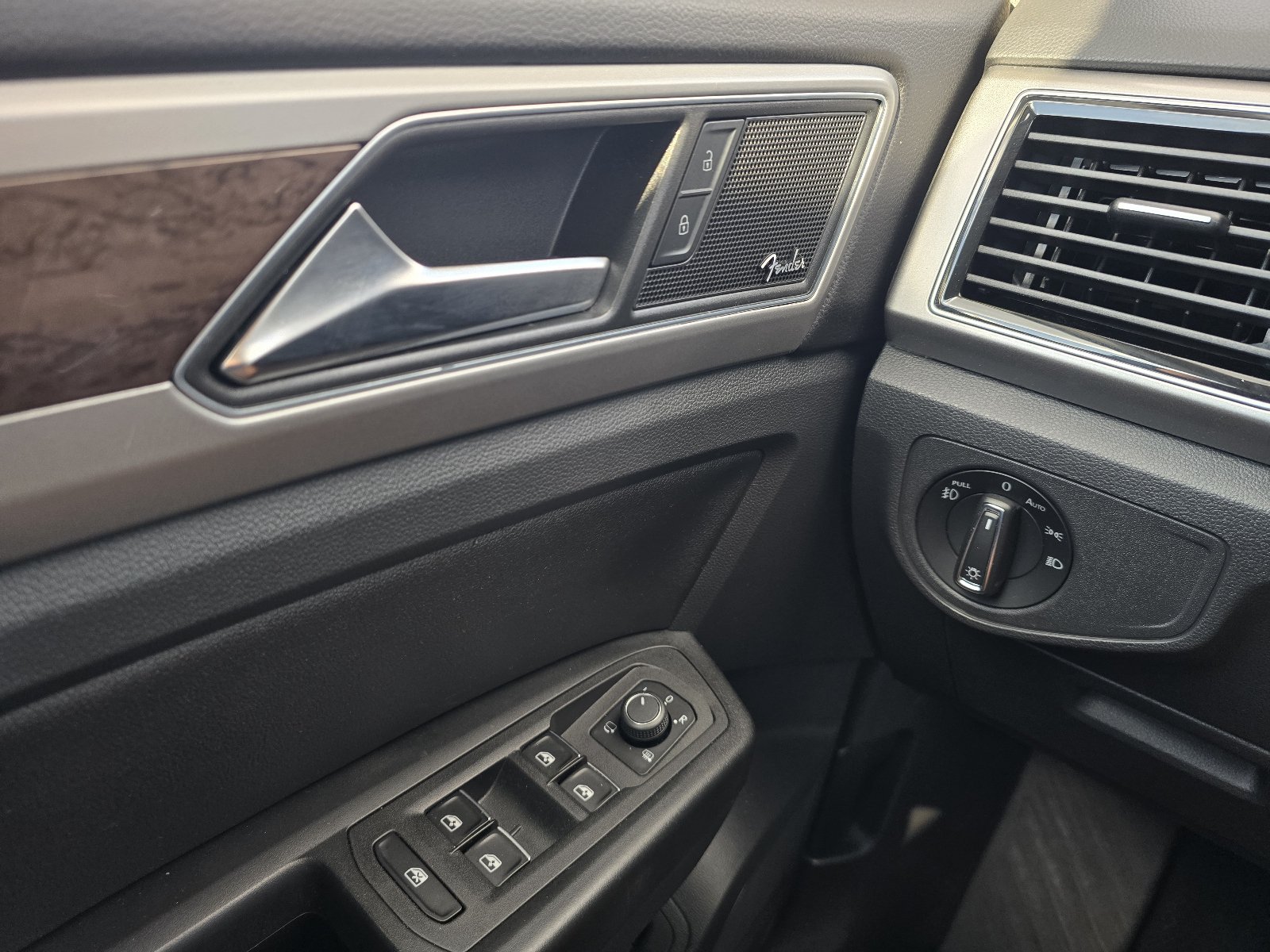 Used 2018 Volkswagen Atlas SEL Premium AWD/4WD image 23