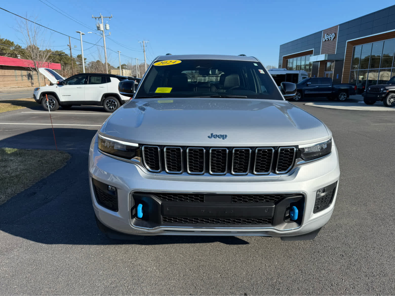 Used 2024 Jeep Grand Cherokee Overland w/ Luxury Tech Group IV image 2