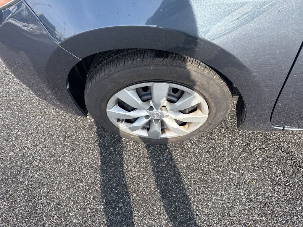 Used 2016 Toyota Corolla LE image 12