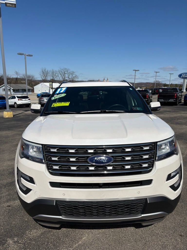 Used 2017 Ford Explorer Limited w/ Equipment Group 301A image 2
