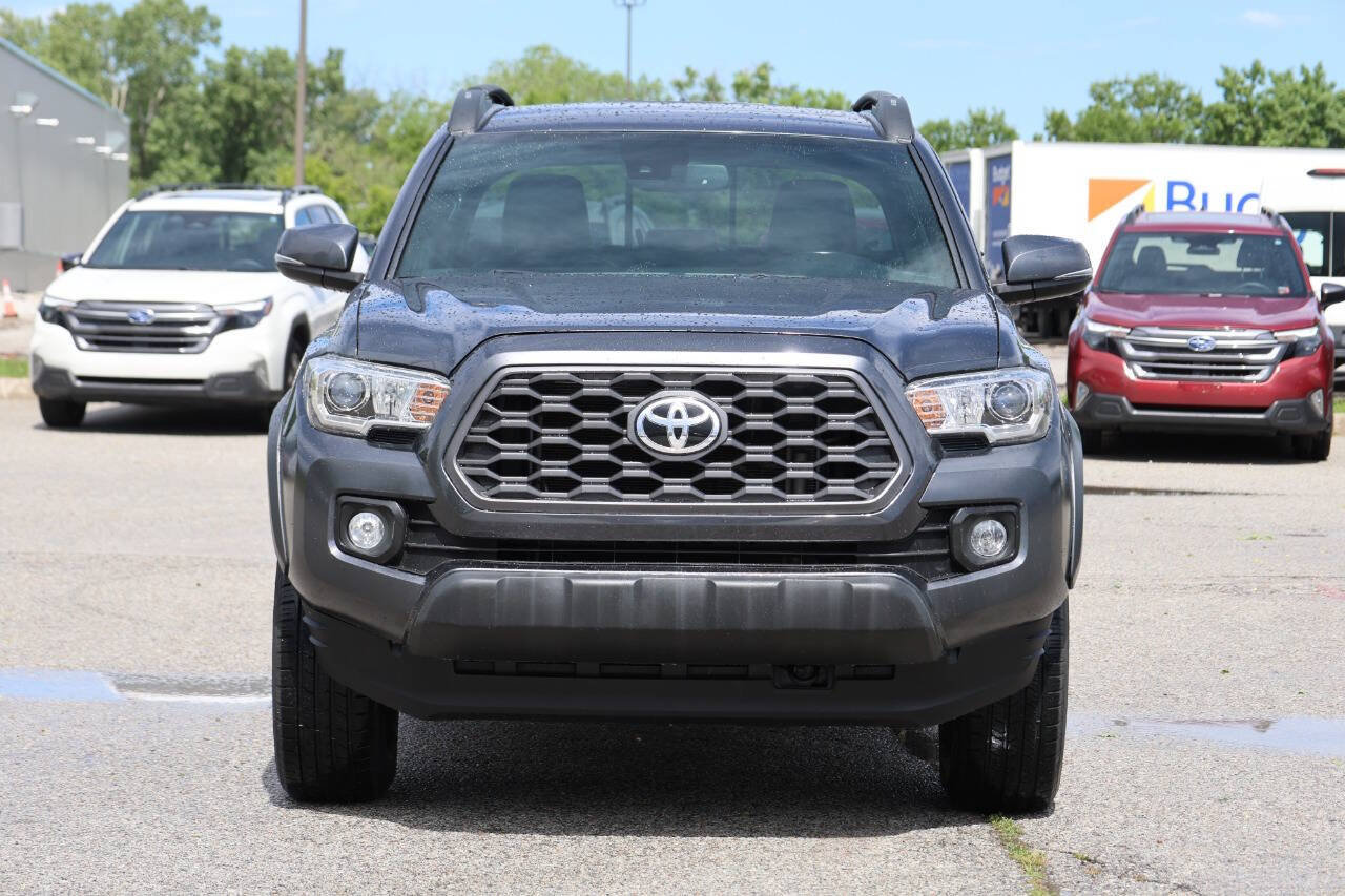 Used 2020 Toyota Tacoma TRD Off-Road w/ TRD Premium Off Road Package AWD/4WD image 5
