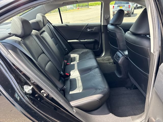 Used 2017 Honda Accord Touring image 12