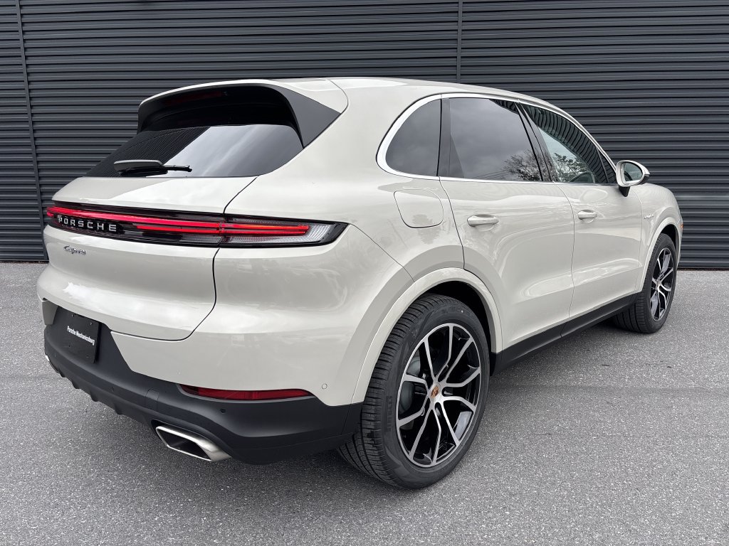 New 2026 Porsche Cayenne E-Hybrid AWD/4WD image 5