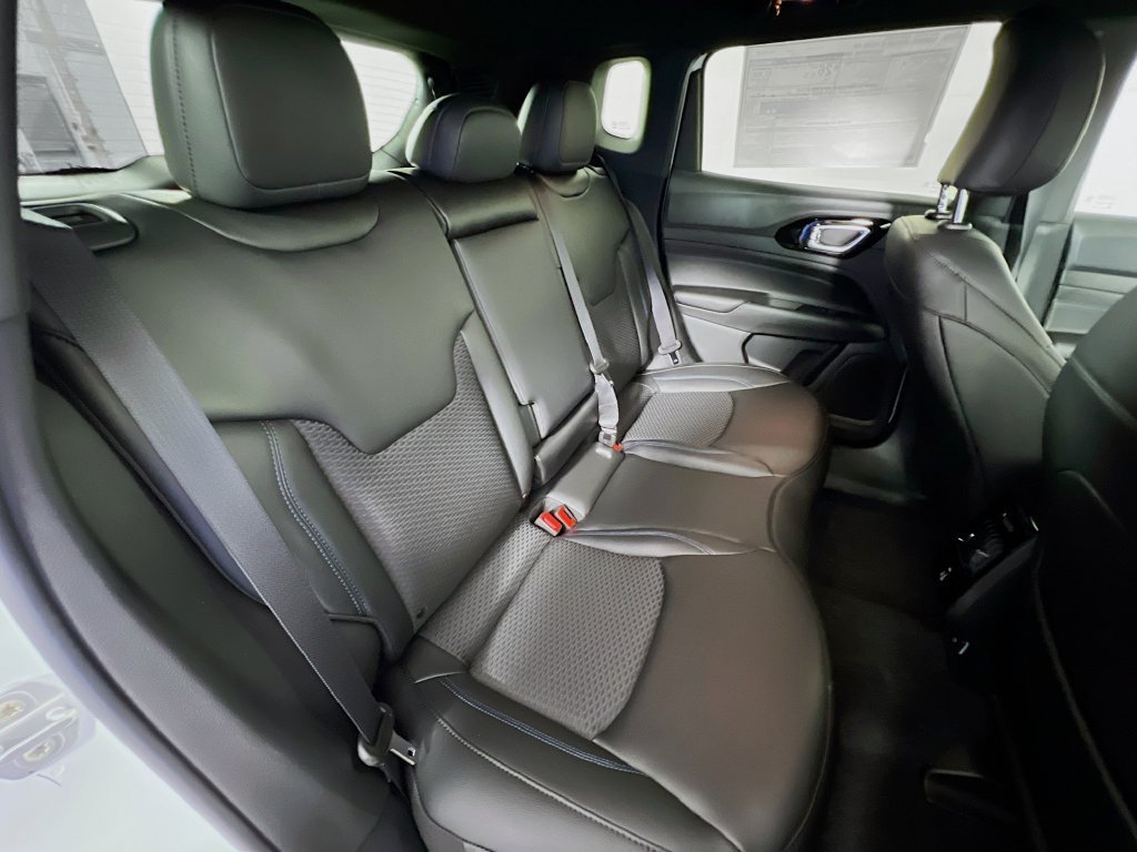New 2026 Jeep Compass Latitude AWD/4WD image 25