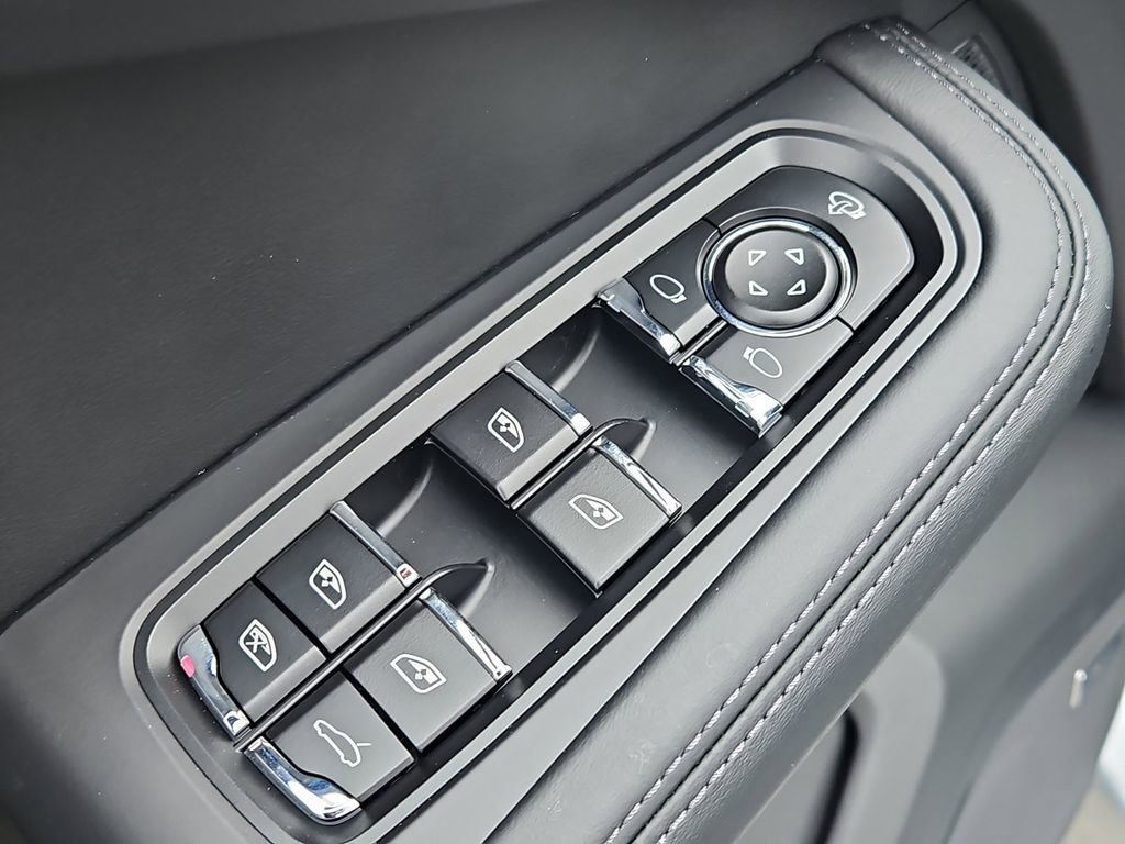 New 2026 Porsche Macan S image 24