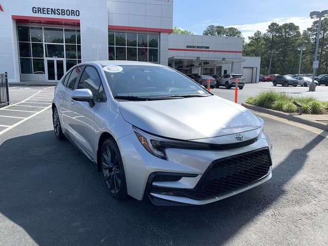 Certified 2025 Toyota Corolla SE FWD image 2