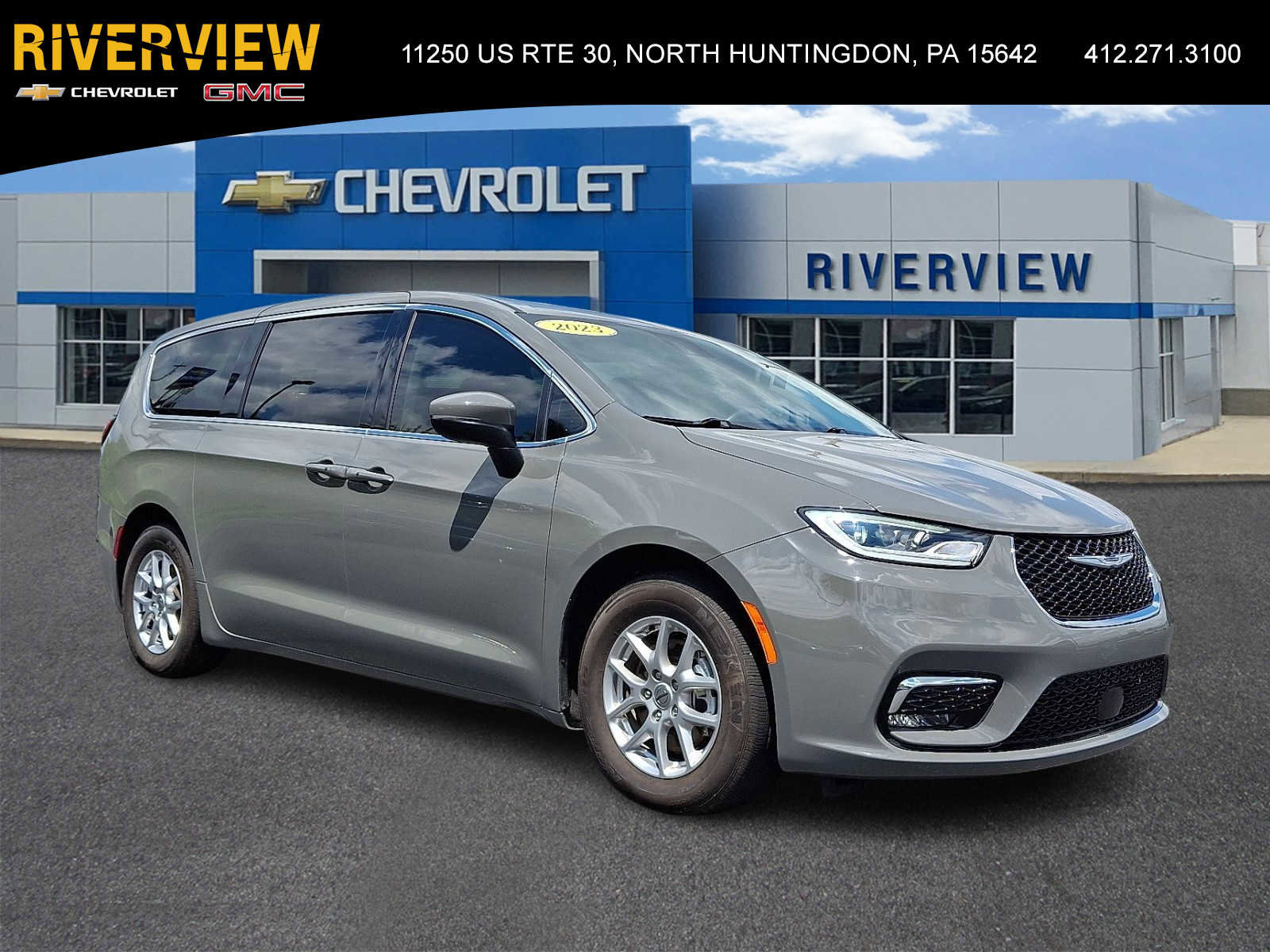 Used 2023 Chrysler Pacifica Touring-L