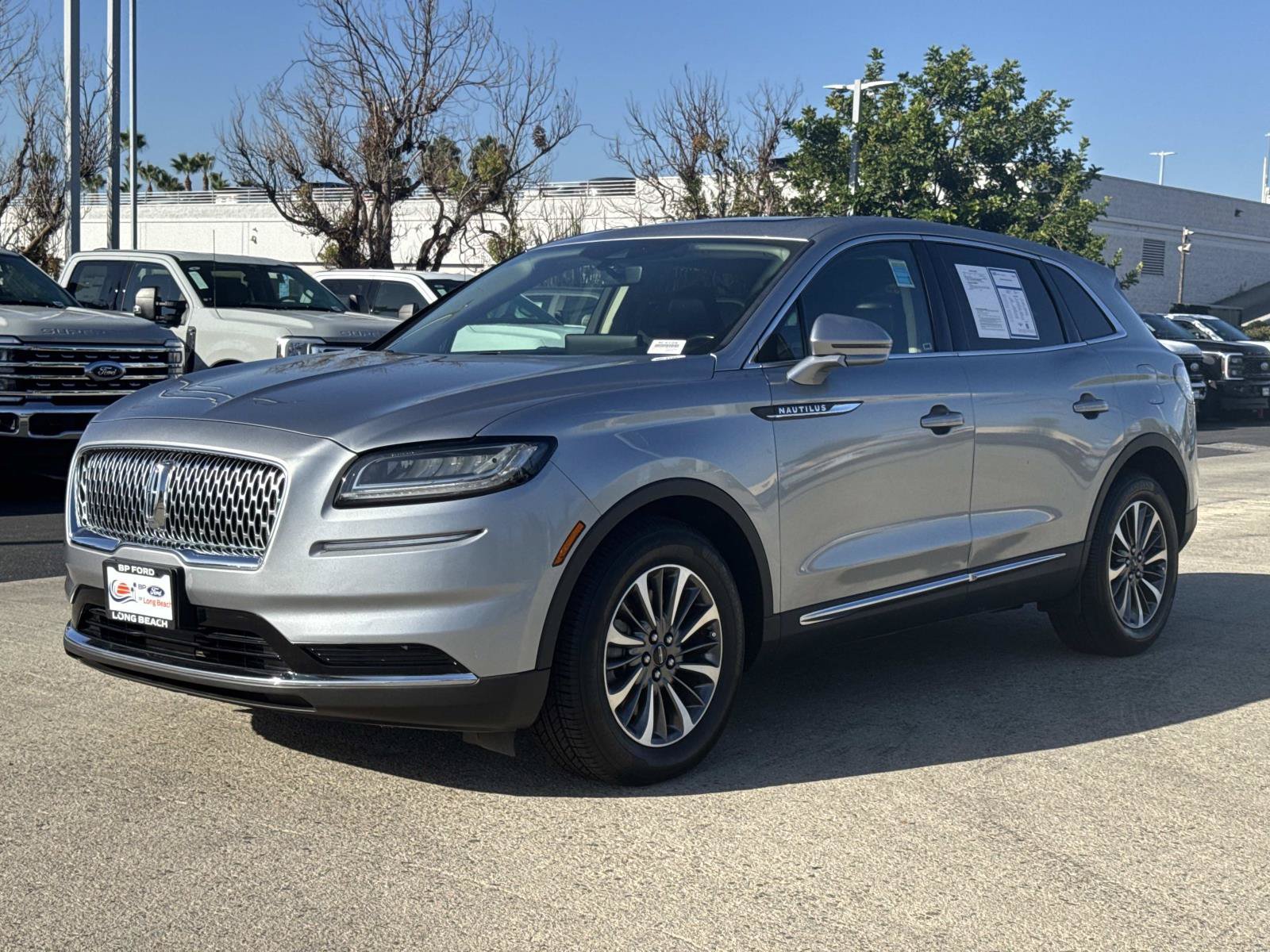 Used 2023 Lincoln Nautilus Reserve AWD/4WD image 5