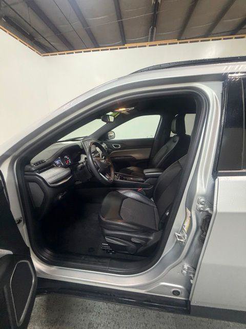 Certified 2024 Jeep Compass Latitude AWD/4WD image 15