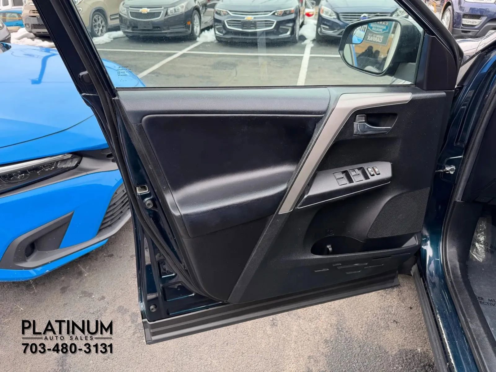 Used 2018 Toyota RAV4 XLE image 16