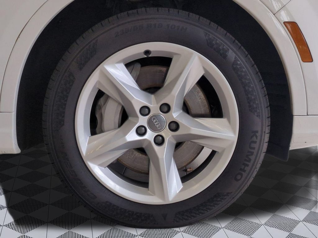 Used 2018 Audi Q7 3.0T Prestige AWD/4WD image 30
