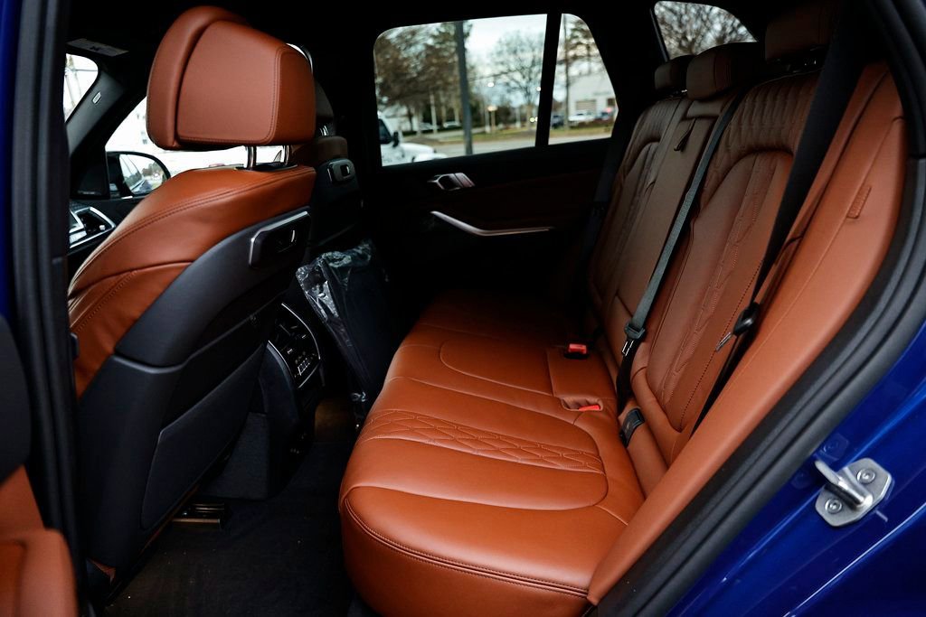 New 2026 BMW X5 M60i w/ Climate Comfort Package image 26