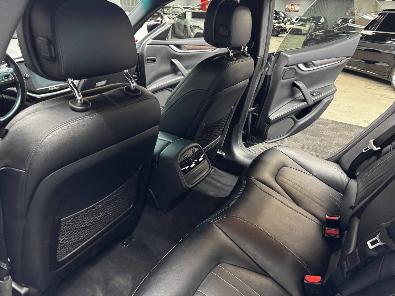 Used 2016 Maserati Ghibli S image 41