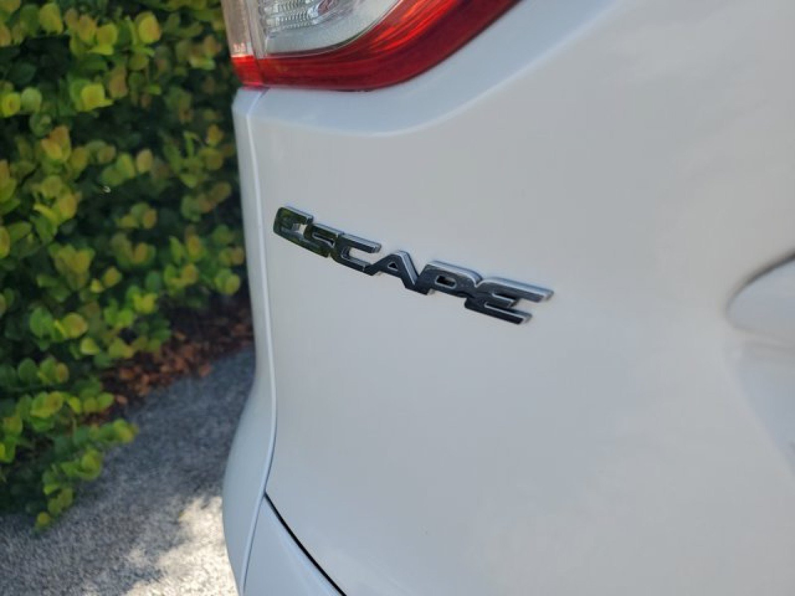 Used 2013 Ford Escape SE w/ Class II Trailer Tow Pkg FWD image 8
