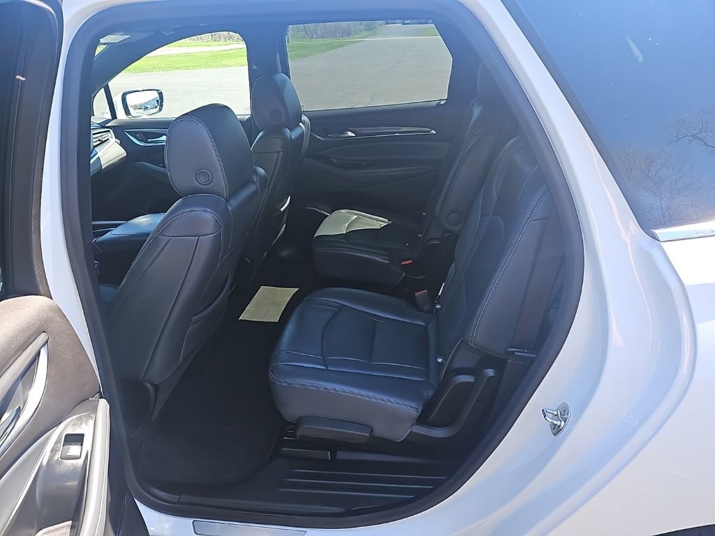 Used 2024 Buick Enclave Premium AWD/4WD image 22