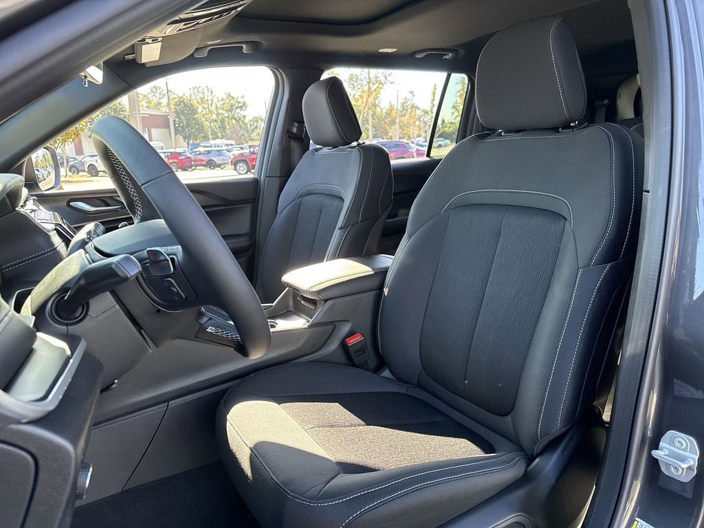 New 2025 Jeep Grand Cherokee L Laredo w/ Luxury Tech Group I image 11