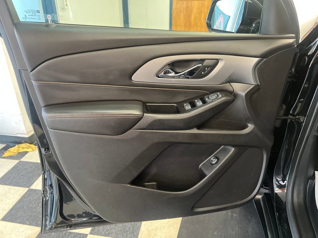 Used 2019 Chevrolet Traverse LT w/ LPO, Floor Liner Package AWD/4WD image 33