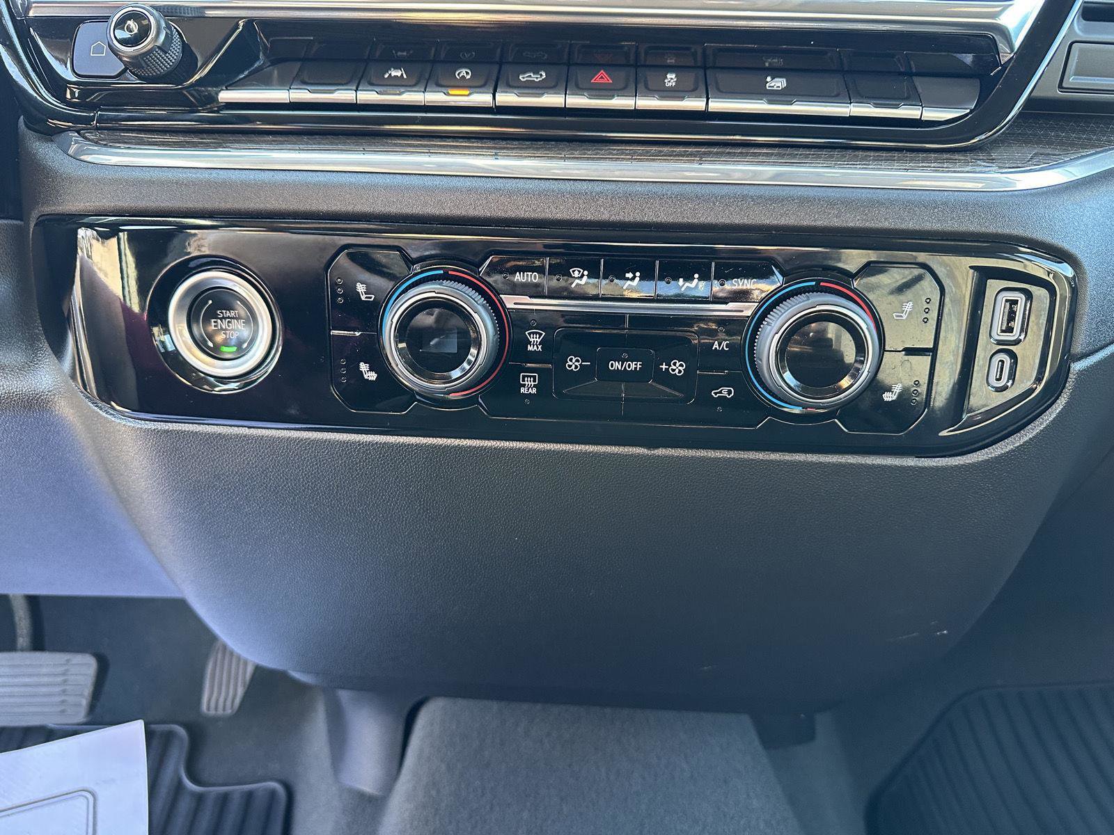 Used 2024 Chevrolet Silverado 1500 LT image 31