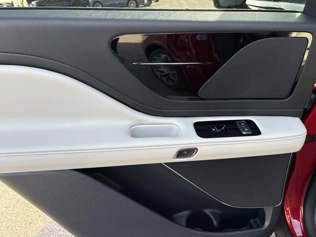 New 2026 Lincoln Aviator 2WD w/ Jet Appearance Package image 19